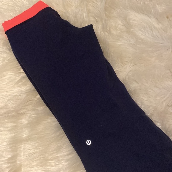 LULULEMON Yoga Pants Women’s Size 10 LULULEMON Wide Leg Stretch Workout Pants - Picture 5 of 12